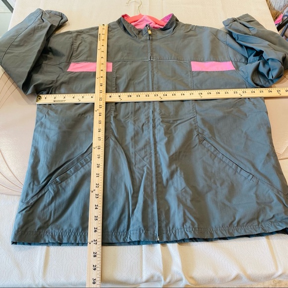 New Balance Running Jacket Gray and Pink - Picture 4 of 15